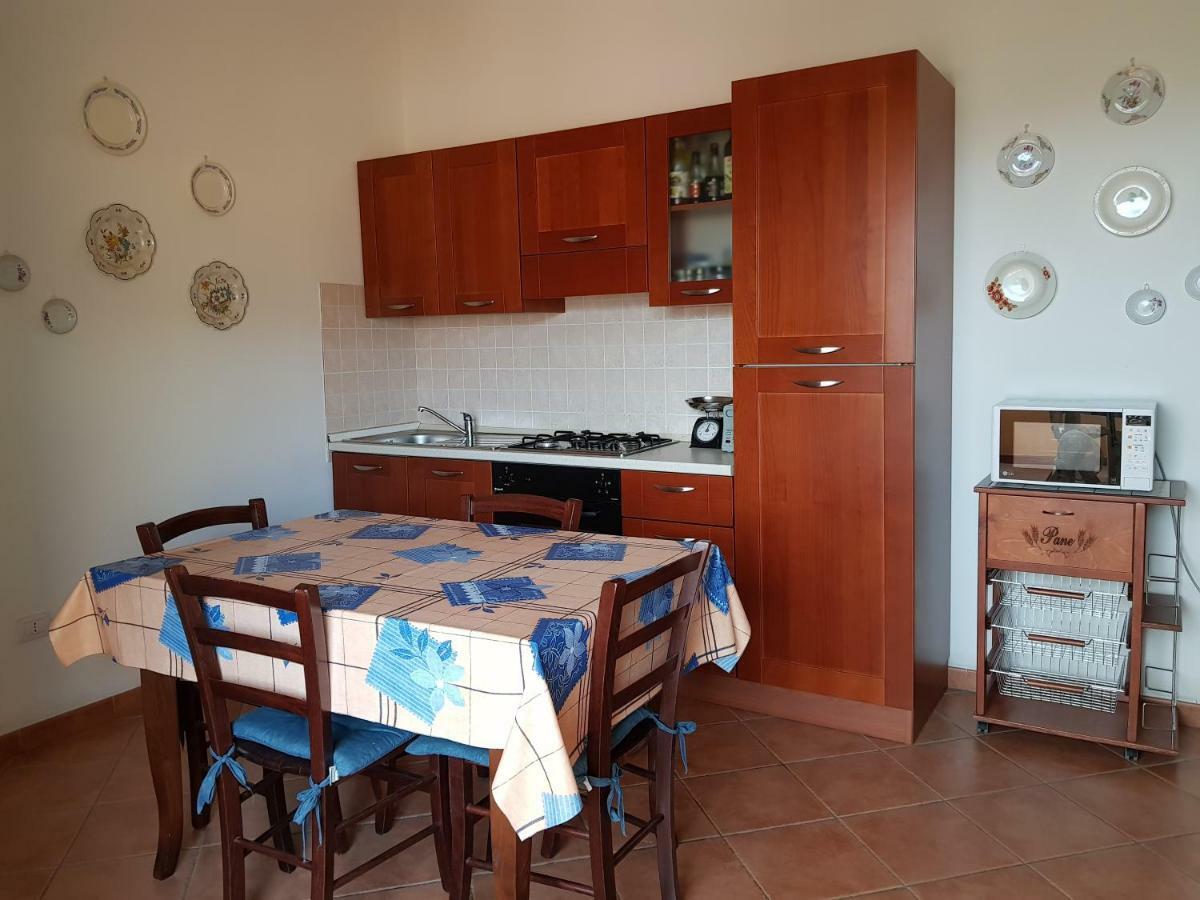 Borgo Lu Canali Da Gavino Apartamento Badesi Exterior foto