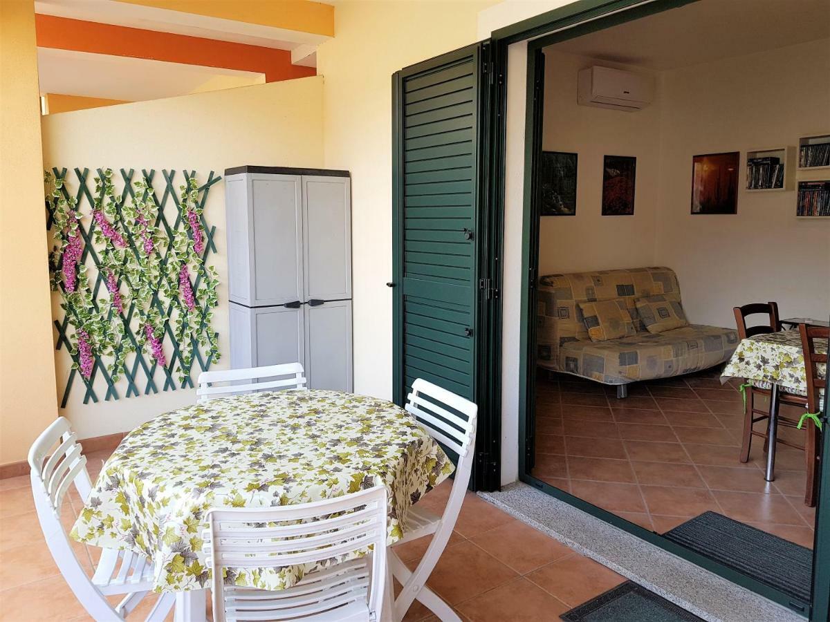 Borgo Lu Canali Da Gavino Apartamento Badesi Exterior foto