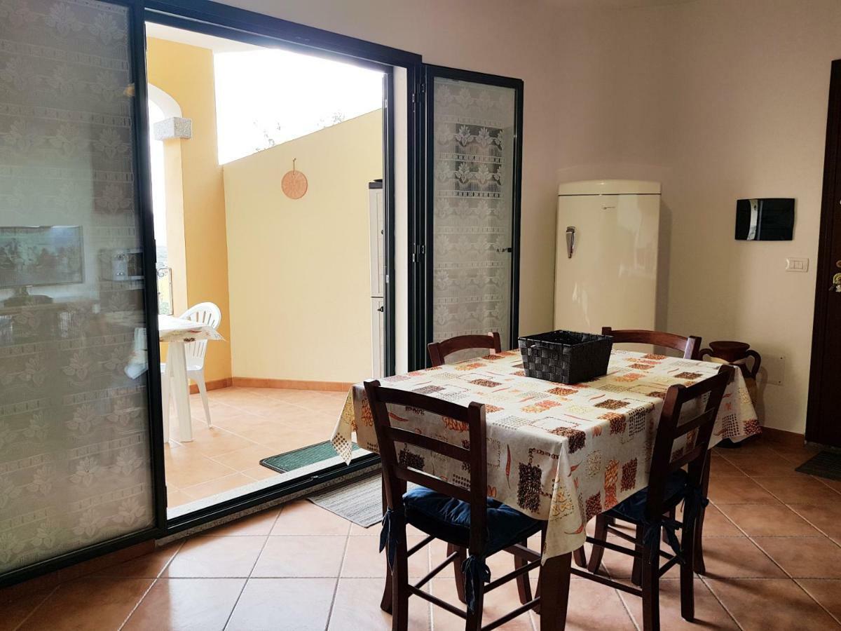 Borgo Lu Canali Da Gavino Apartamento Badesi Exterior foto