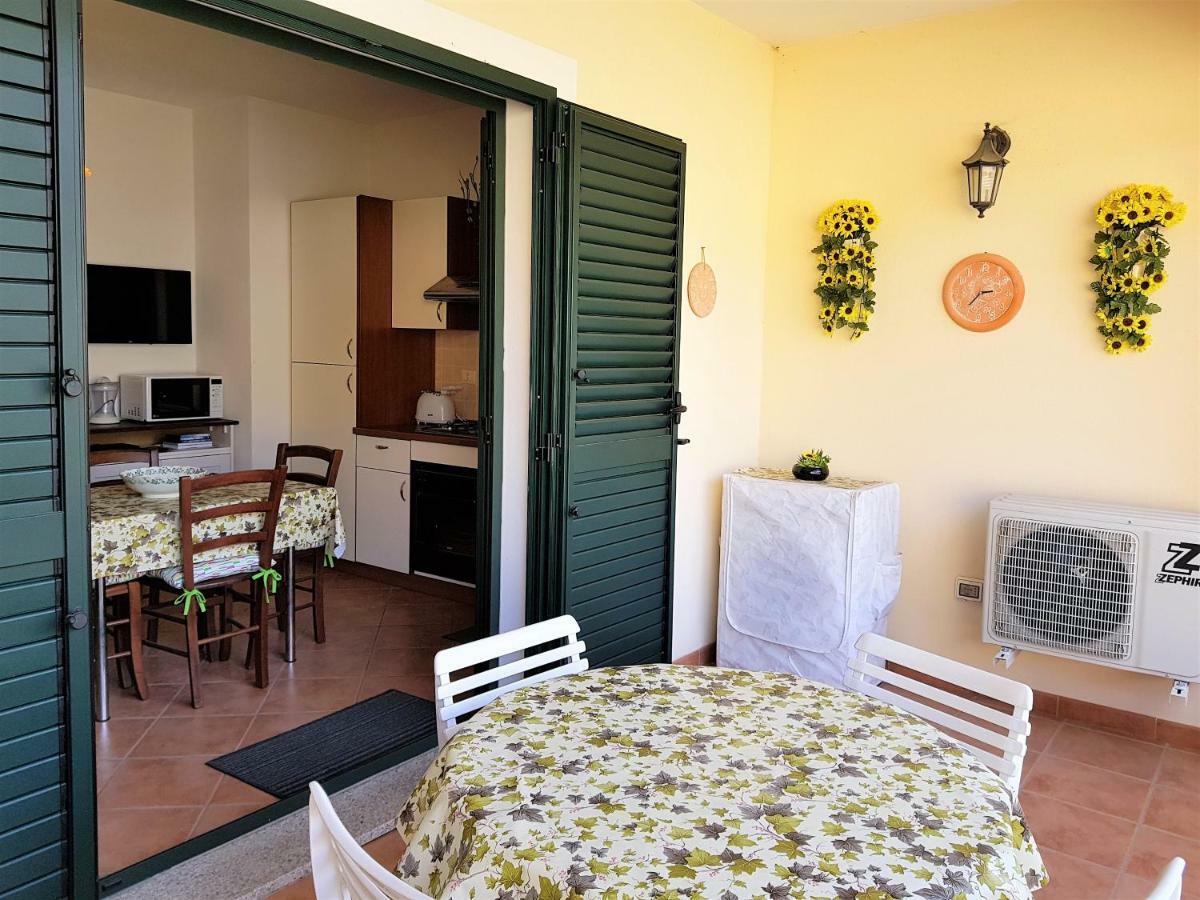 Borgo Lu Canali Da Gavino Apartamento Badesi Exterior foto